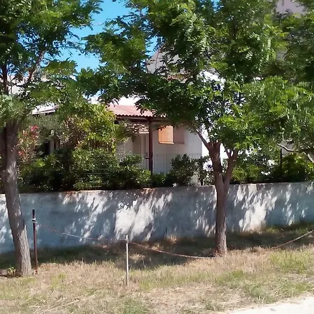 Garden Apartment *